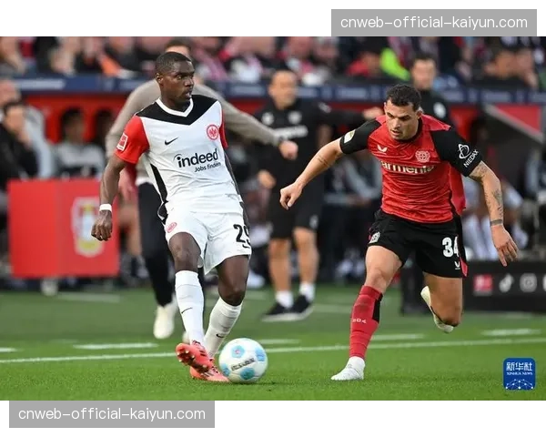 从数据看变化:三月德甲场均进球降至2.5个,各队低位防守强度普遍提升。 从数据看变化:三月德甲场均进球降至2.5个,各队低位防守强度普遍提升。